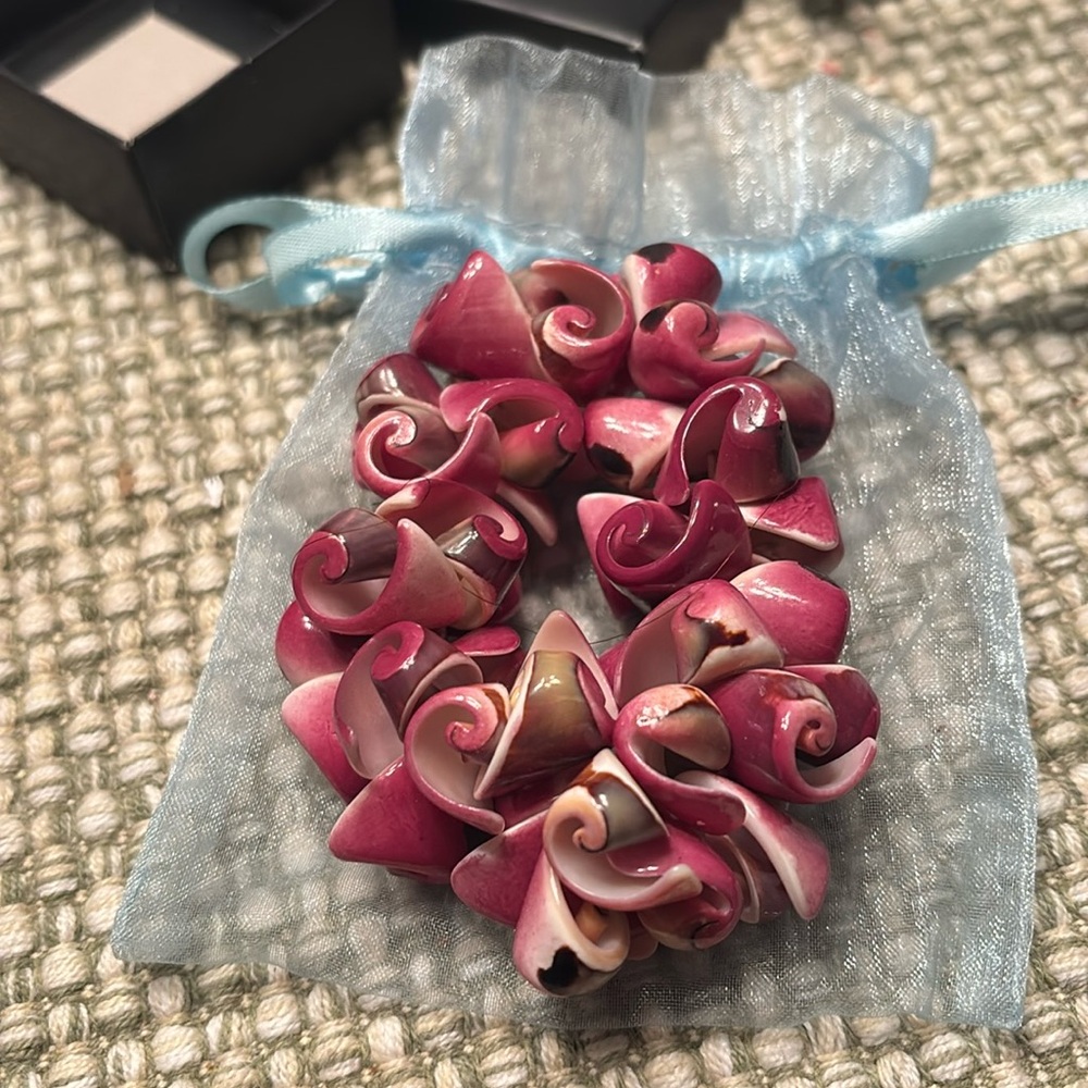 Shell bracelet pink